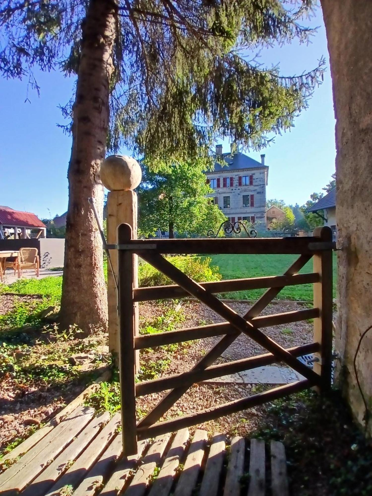 Manoir La Cerise Bed and Breakfast Fougerolles-Saint-Valbert Buitenkant foto